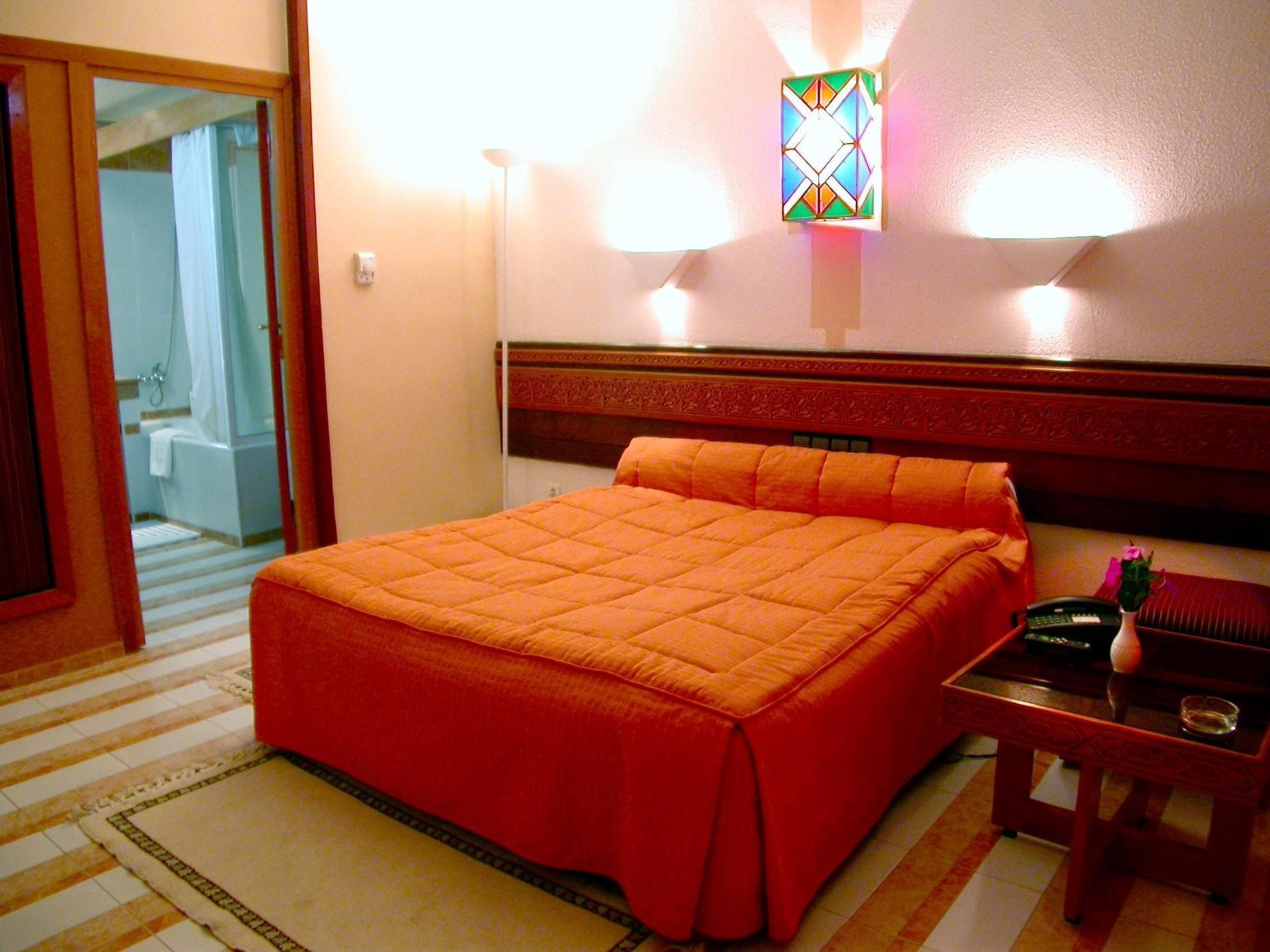 Sidi Harazem Hotel Bagian luar foto