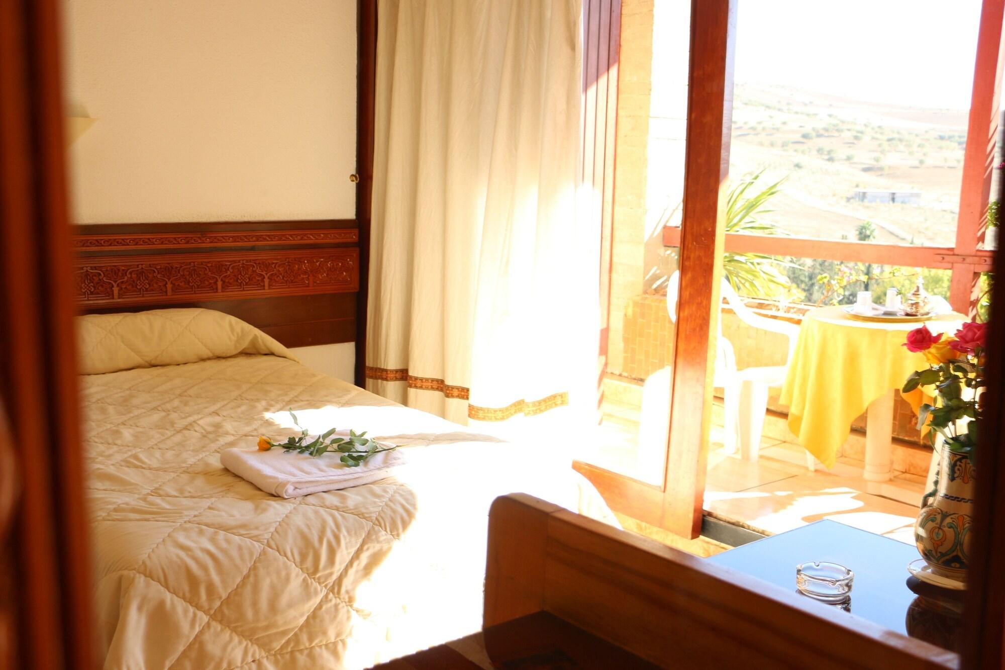 Sidi Harazem Hotel Bagian luar foto