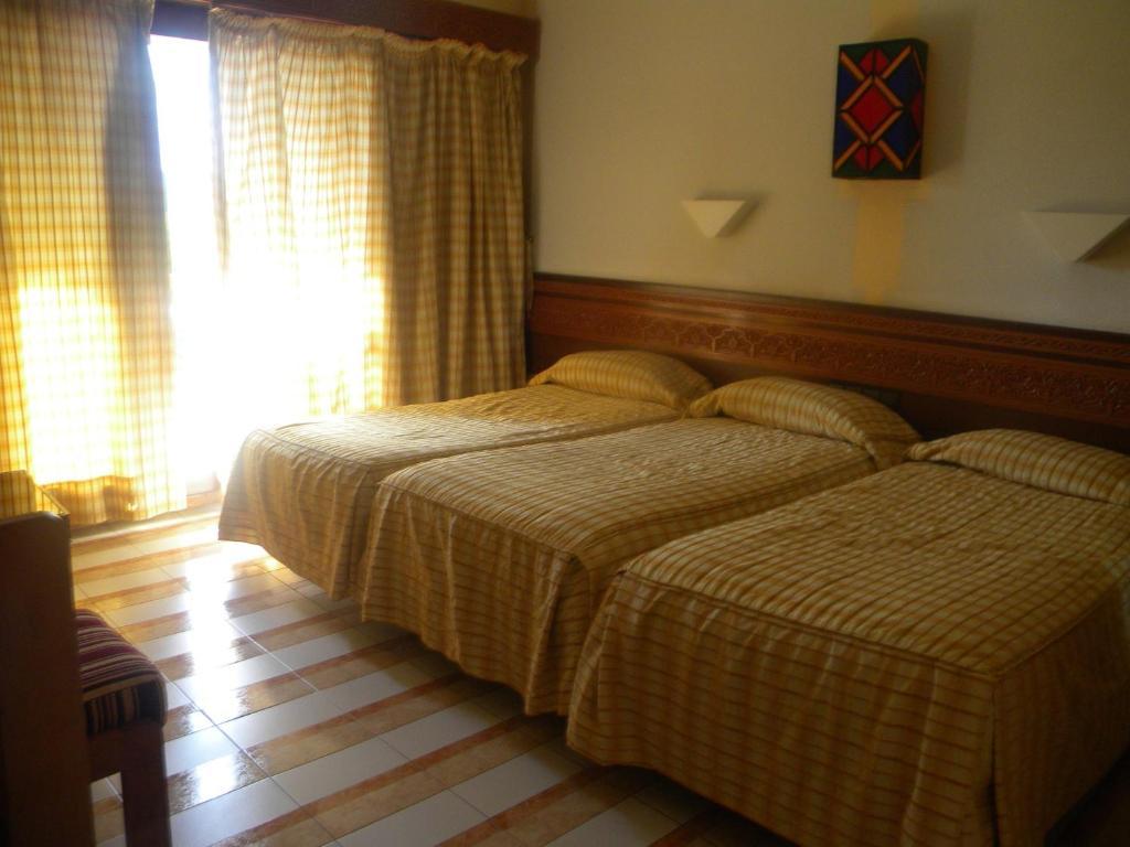 Sidi Harazem Hotel Bagian luar foto