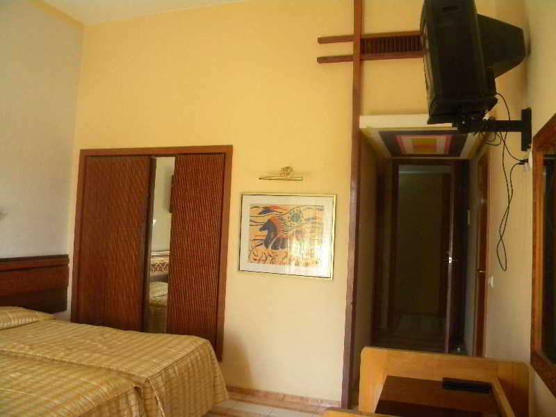 Sidi Harazem Hotel Bagian luar foto