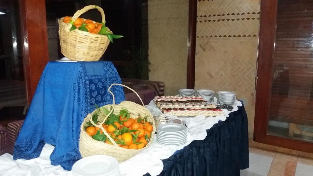 Sidi Harazem Hotel Bagian luar foto
