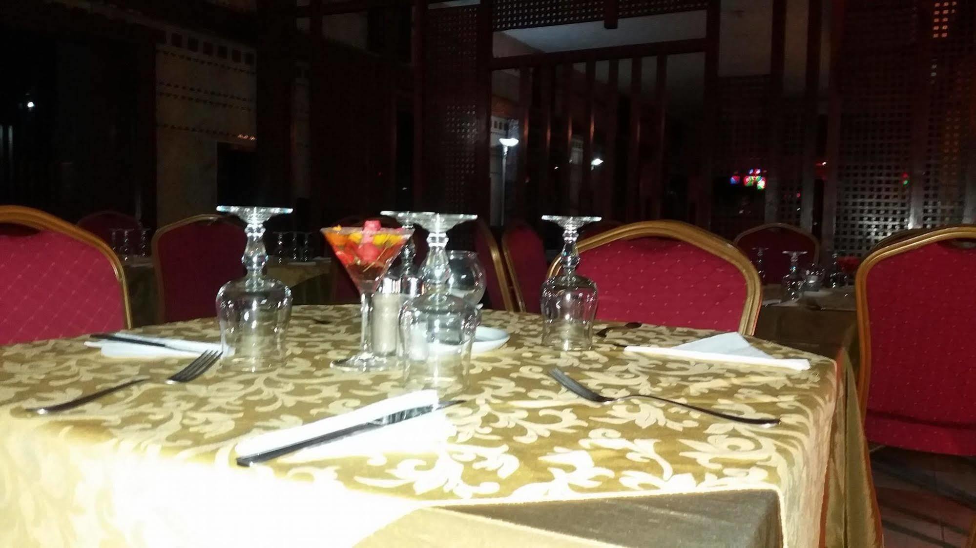Sidi Harazem Hotel Bagian luar foto